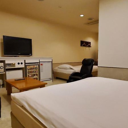 Hotel Golf Tsunashima (Adults Only) Йокогама Экстерьер фото